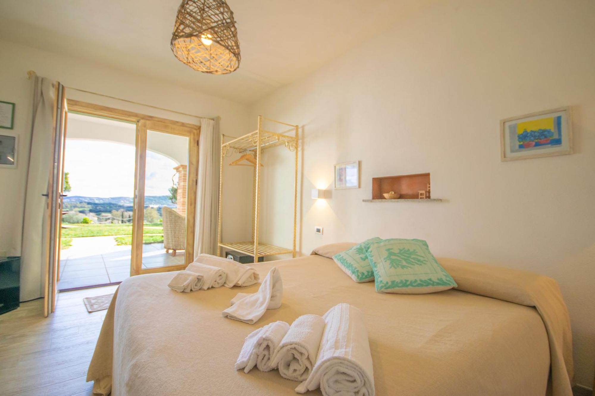 Hotel Essenza Di Mirto La Caletta Quarto foto